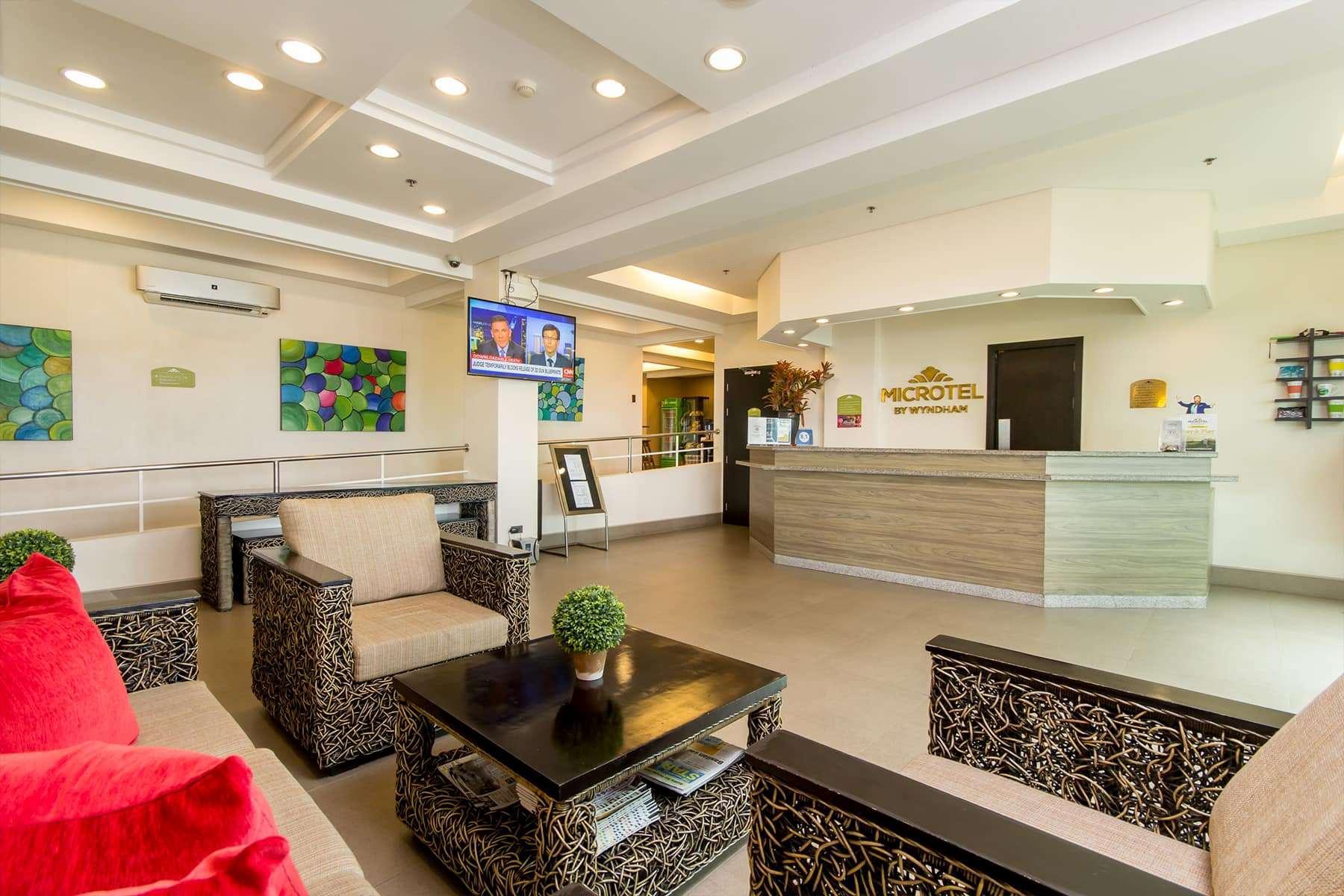 Microtel By Wyndham South Forbes Near Nuvali Santa Rosa  Bagian luar foto