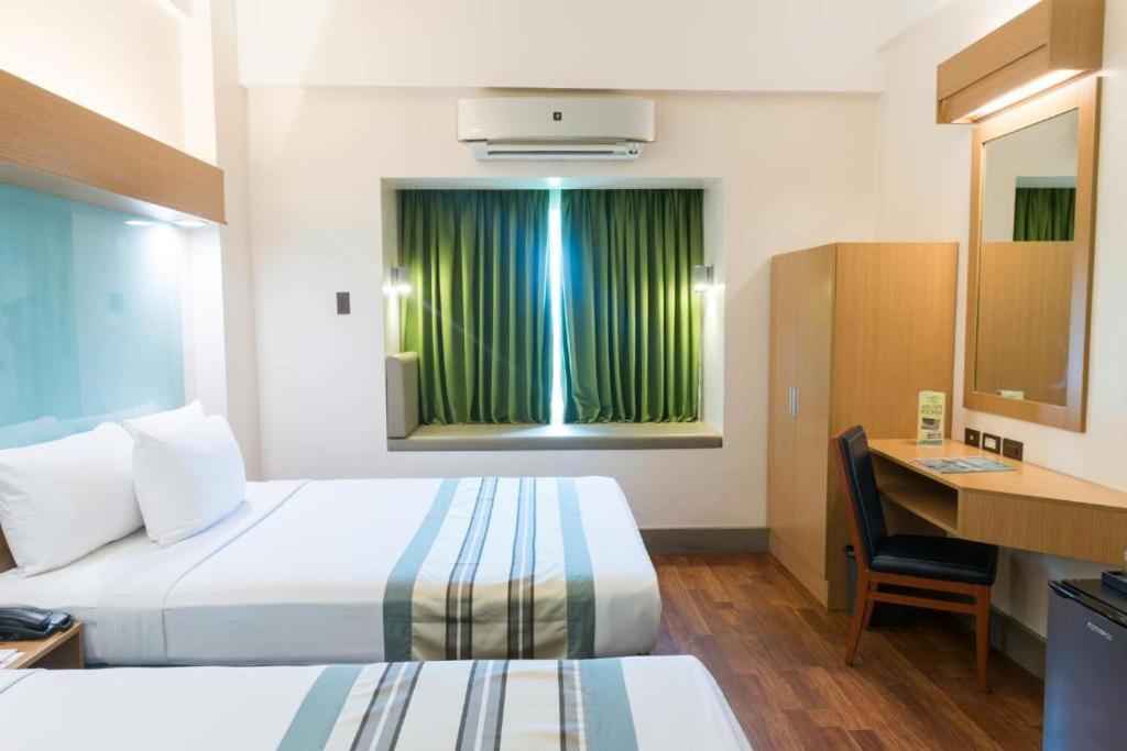 Microtel By Wyndham South Forbes Near Nuvali Santa Rosa  Bagian luar foto