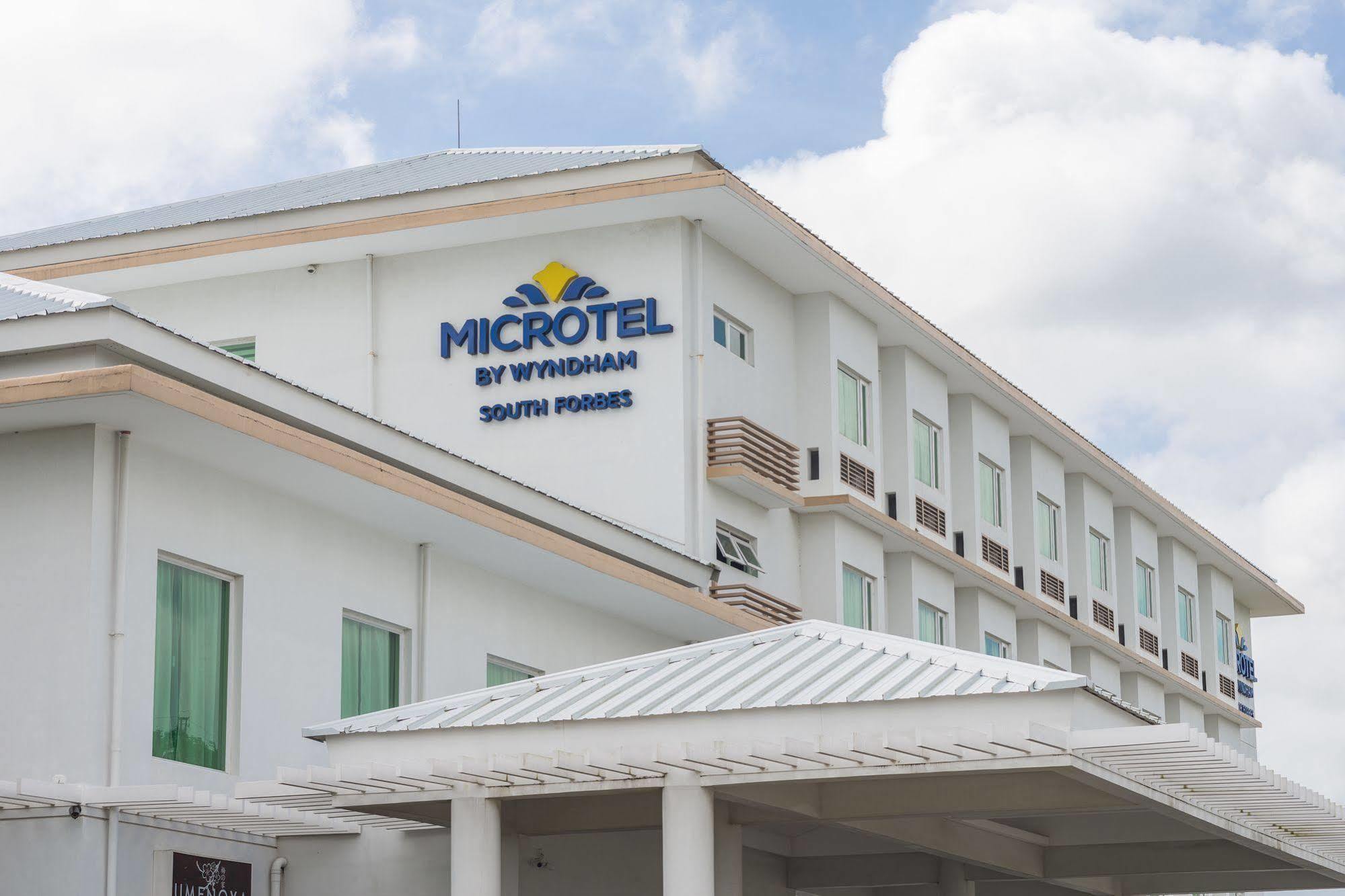 Microtel By Wyndham South Forbes Near Nuvali Santa Rosa  Bagian luar foto