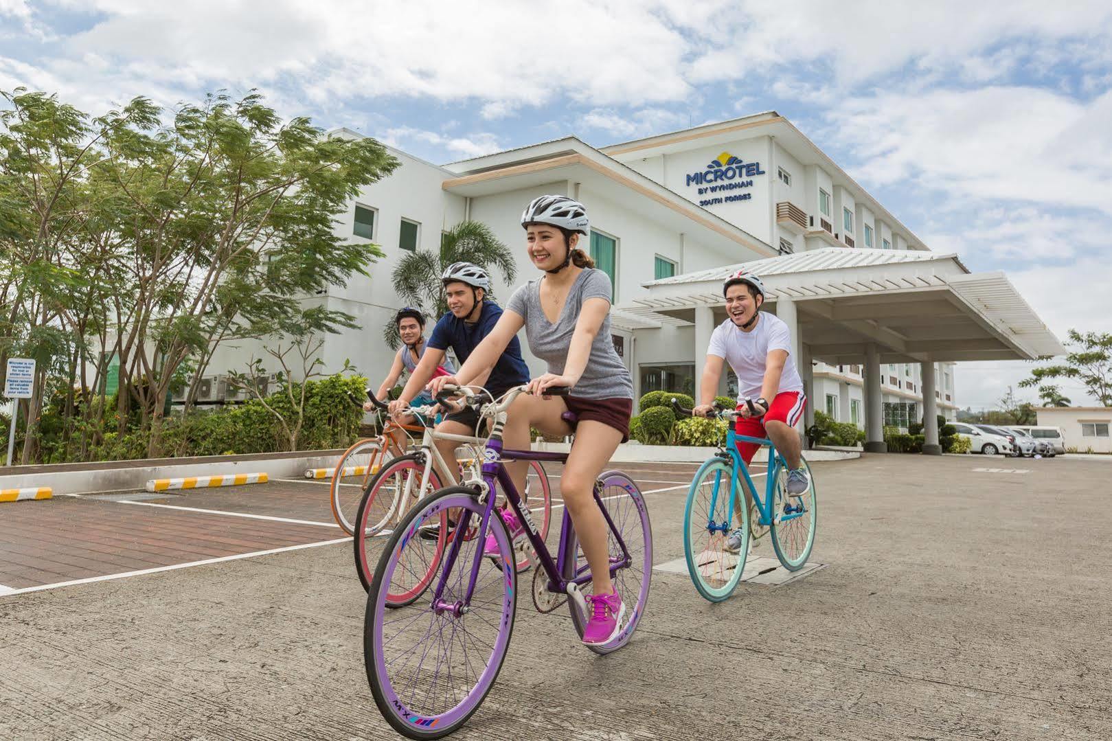 Microtel By Wyndham South Forbes Near Nuvali Santa Rosa  Bagian luar foto