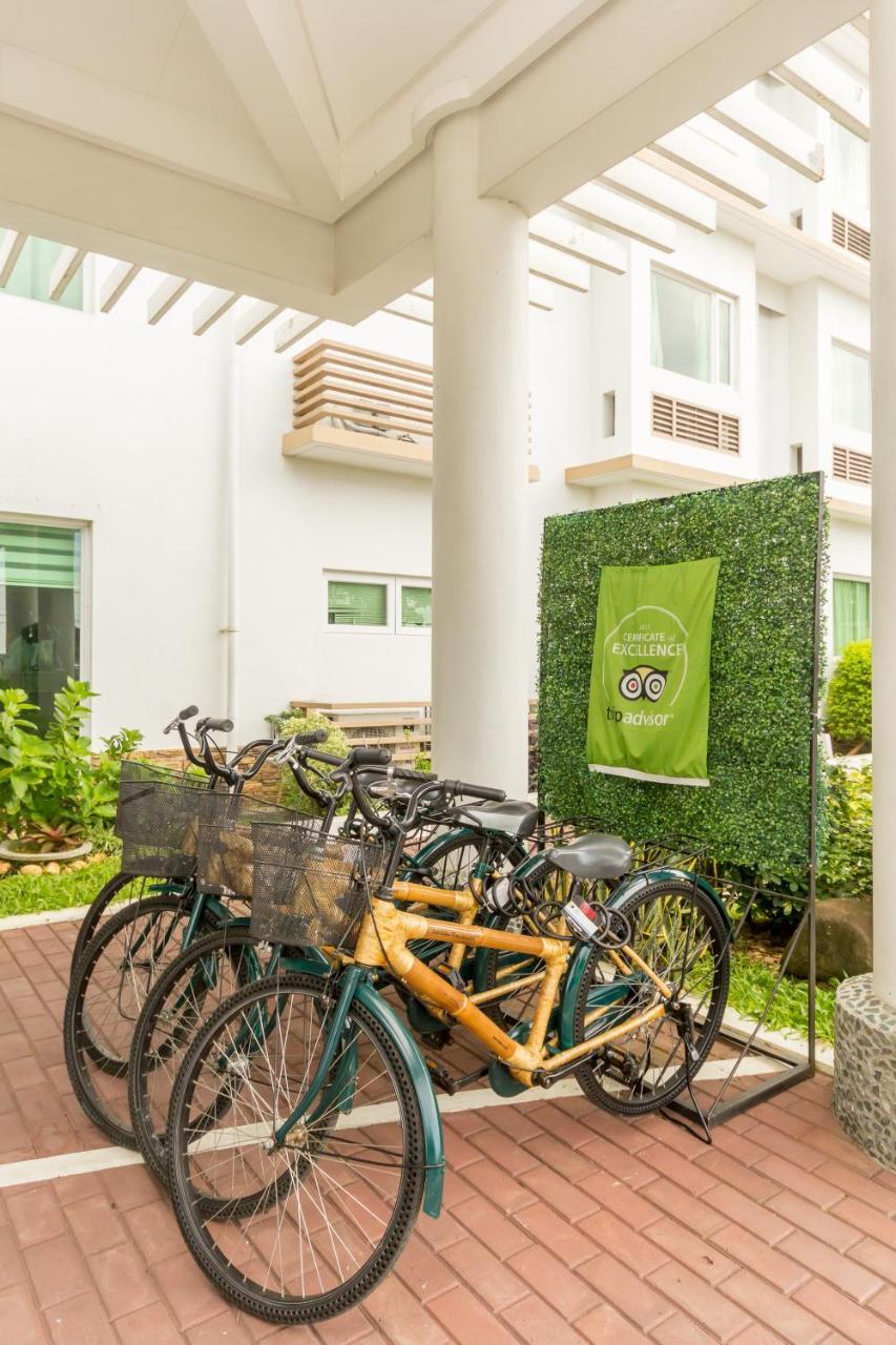 Microtel By Wyndham South Forbes Near Nuvali Santa Rosa  Bagian luar foto